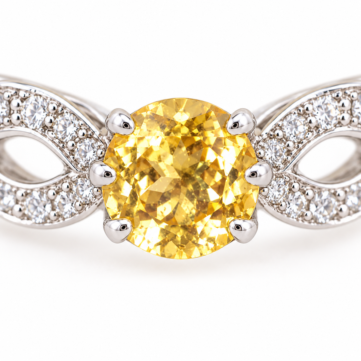 Bague réglable en argent 925 rhodié et citrine facettée : pierre et entourage