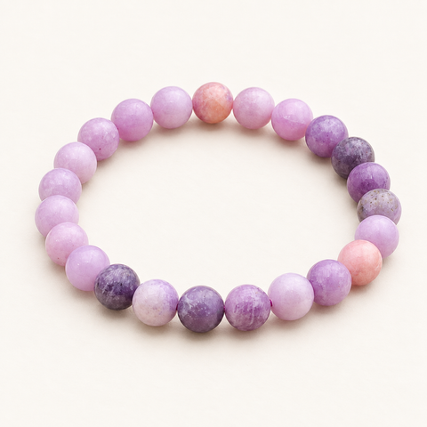 Bracelet en lépidolite 8 mm - 16 à 18 cm sur fond Nacre MilAura