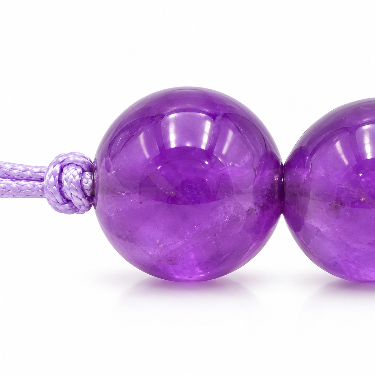 Écrin de Noël Sérénité, bracelet en améthyste : Détail de la pierre