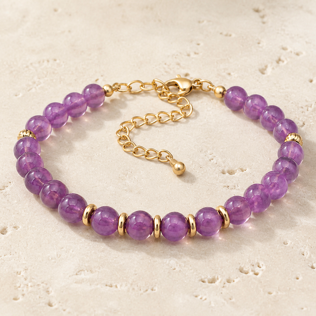 Bracelet Eira doré en améthyste 6 mm sur travertin clair