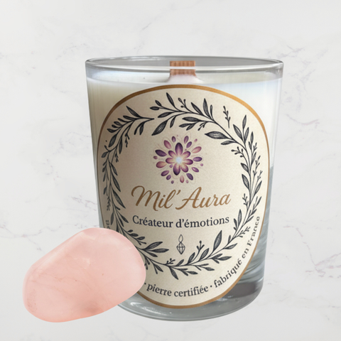 Bougie Élégance - Quartz rose présentée de face avec sa pierre sur fond clair