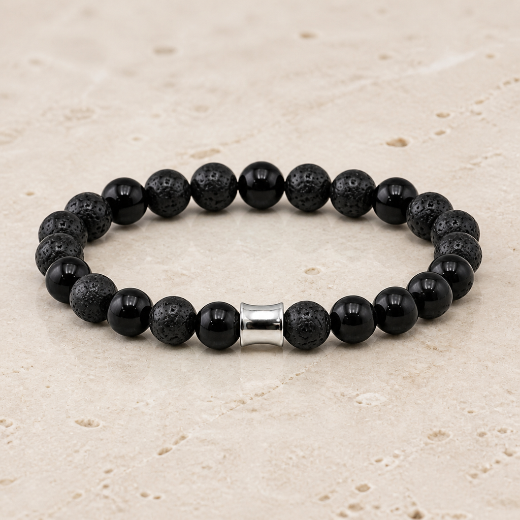 Bracelet Kahel argenté en onyx et pierre de lave 8 mm sur travertin clair