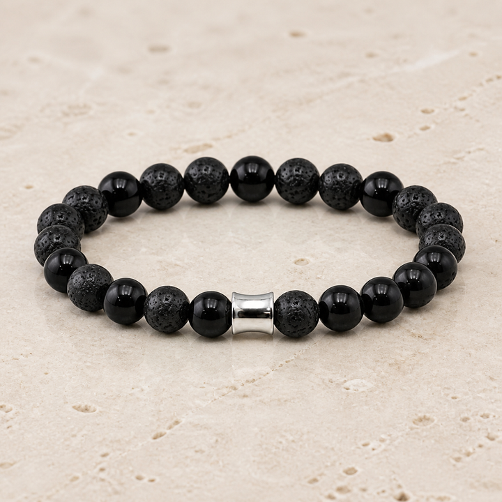 Bracelet Kahel argenté en onyx et pierre de lave 8 mm sur travertin clair