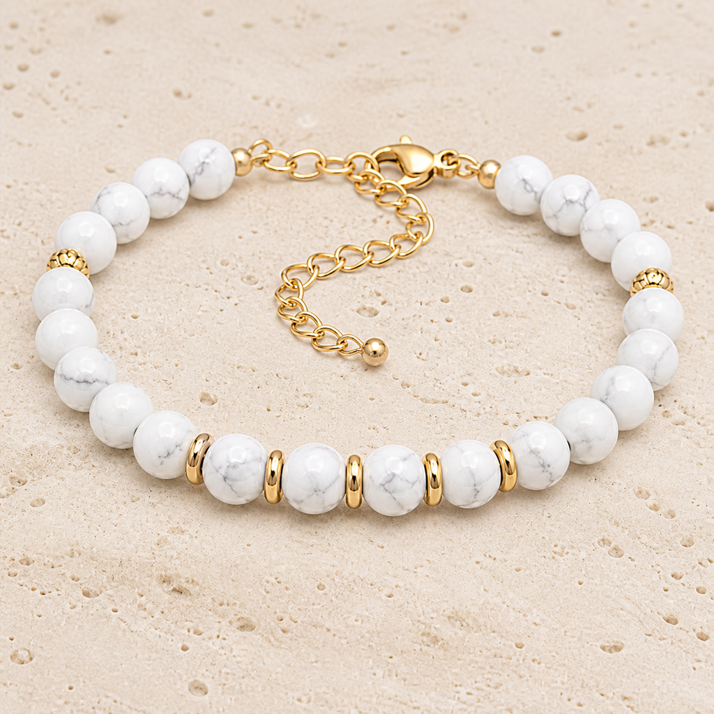 Bracelet Eira doré en howlite blanche 6 mm