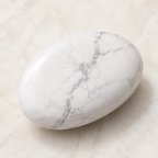 Pierre roulée en howlite blanche - Galet de 45 mm