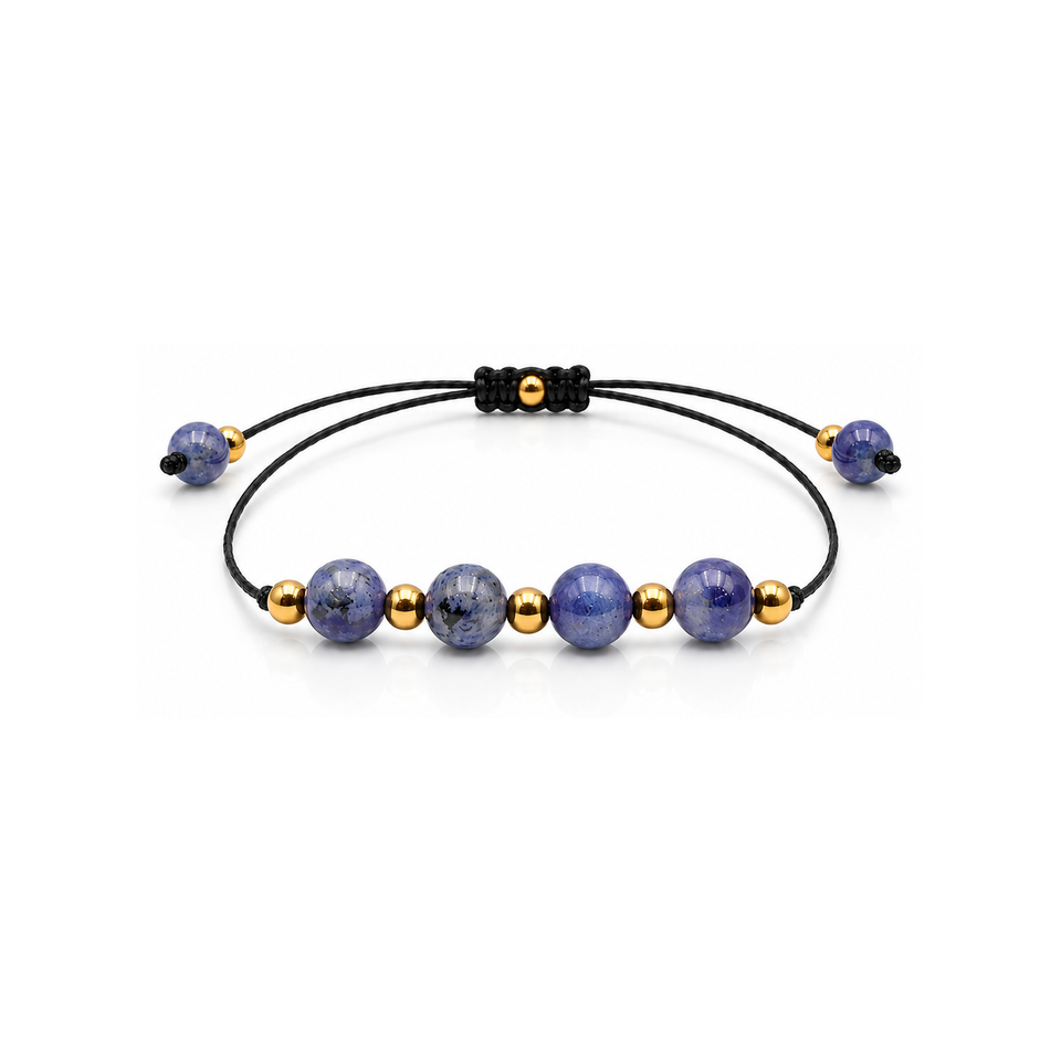 Bracelet doré en sodalite 6 mm, vue complète sur fond blanc pur avec construction et réglage visibles