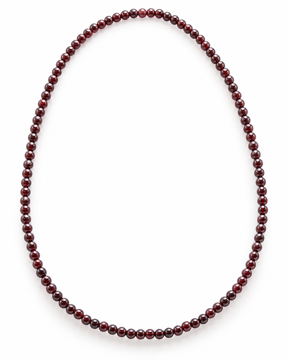 Collier en grenat rouge 4 mm - 45 cm, vue complète sur fond blanc pur