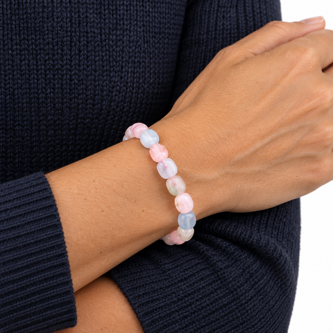 Bracelet en béryls à pierres roulées : échelle au poignet