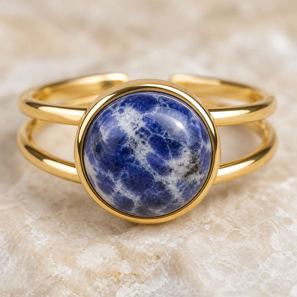 Bague dorée en sodalite - Taille 54, macro de la matière et des détails vérifiés