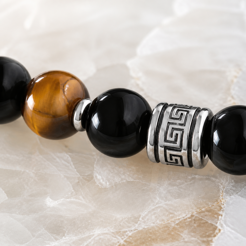 Bracelet Célyos en œil de tigre et onyx, détail des pierres et du montage