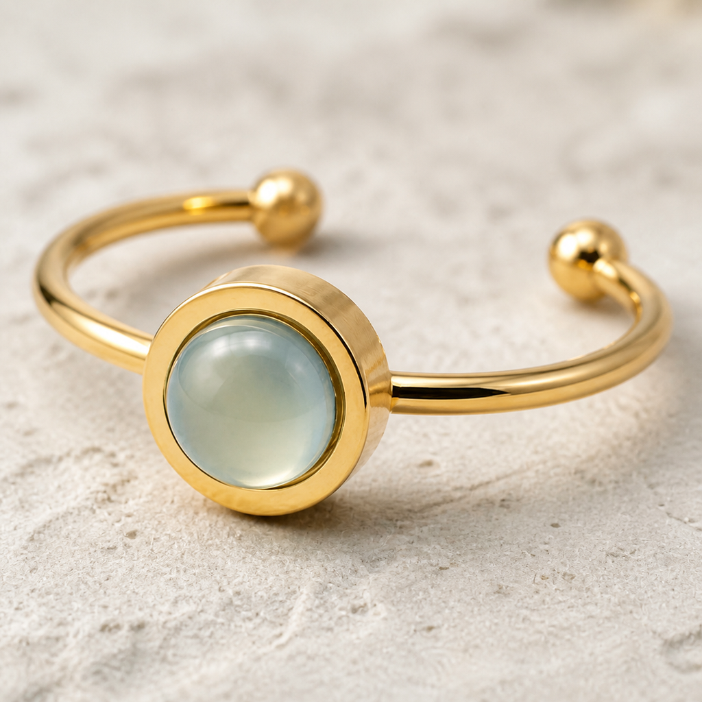 Bague ouverte dorée en aigue-marine naturelle - Taille 54, macro de la matière et des détails vérifiés