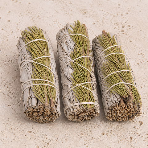 Sauge blanche au romarin 10 cm - 3 bâtons, macro de la matière et des détails vérifiés