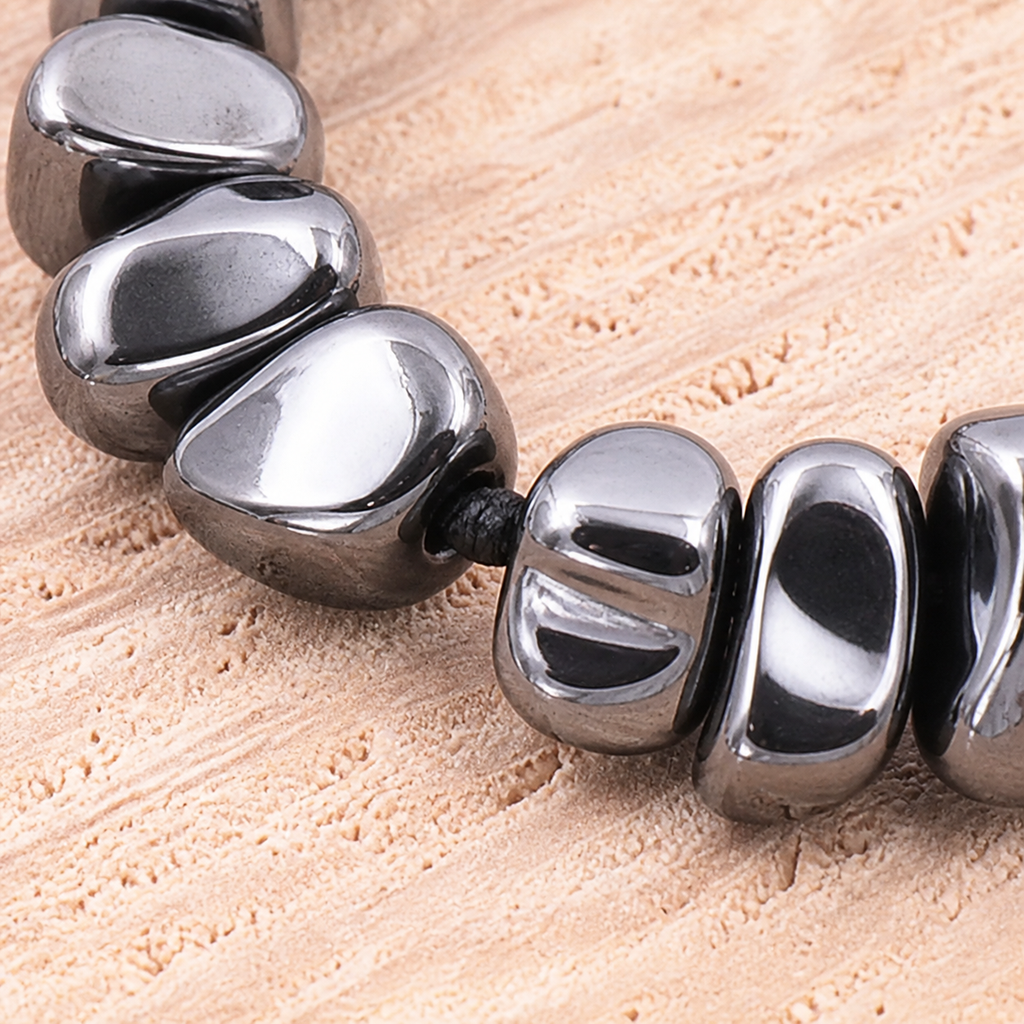 Bracelet baroque en hématite - 16 à 18 cm, macro de la pierre et du montage