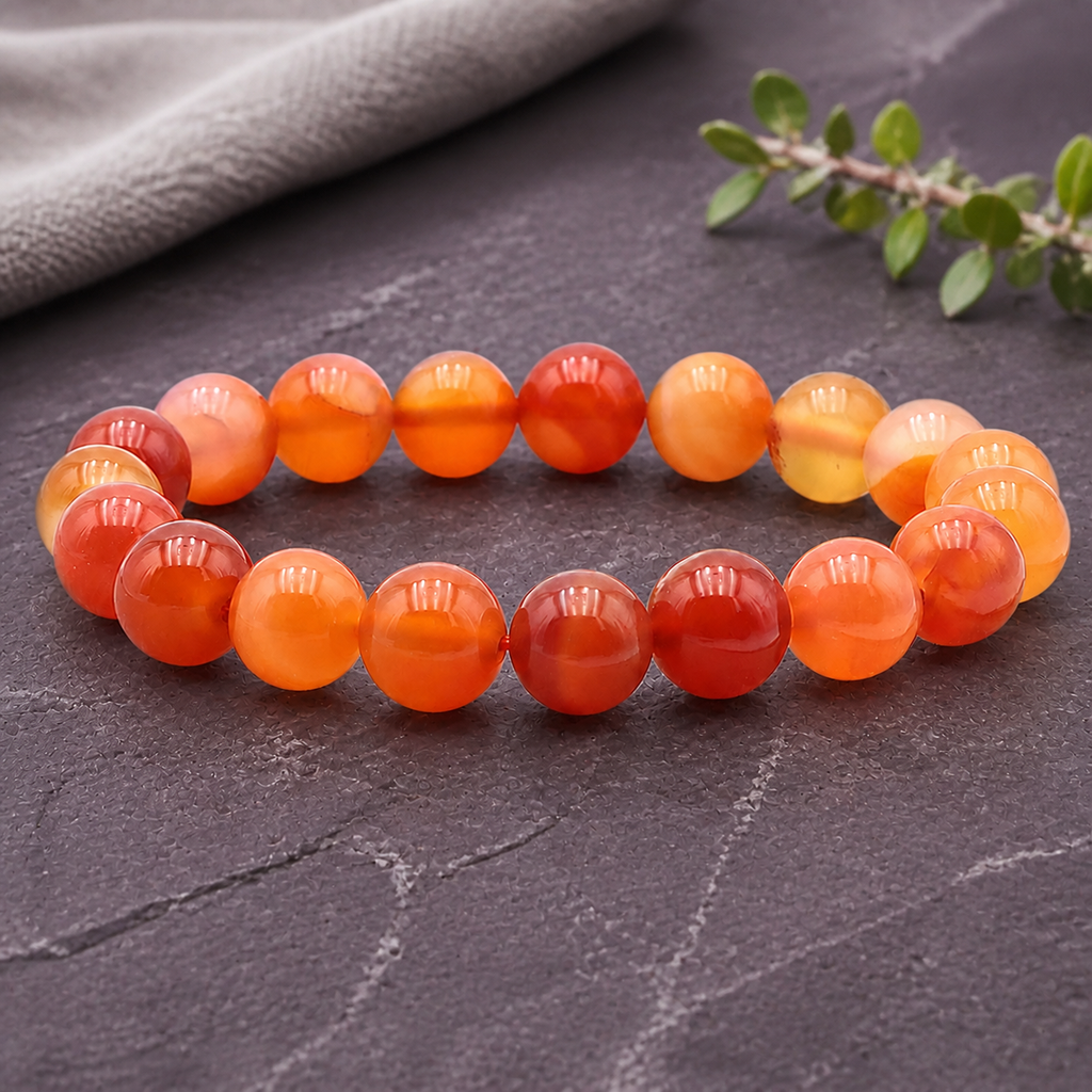 Bracelet en cornaline sur pierre prune avec une branche verte
