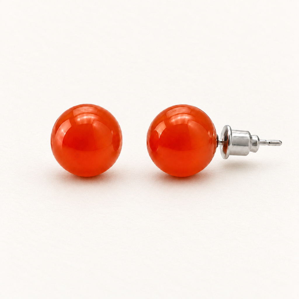 Boucles d'oreilles puces en cornaline - 10 mm sur fond Nacre MilAura