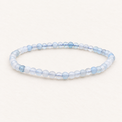 Bracelet en aigue-marine 4,5 à 5,5 mm - 16 à 18 cm sur fond Nacre MilAura