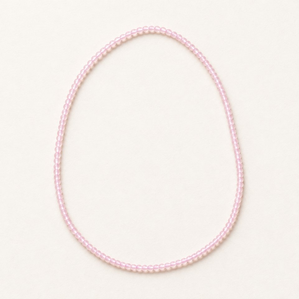 Collier en quartz rose 4 mm - 45 cm sur fond Nacre MilAura