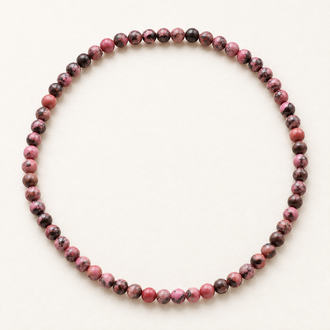 Collier en rhodonite de Madagascar 6 mm - 45 cm sur fond Nacre MilAura