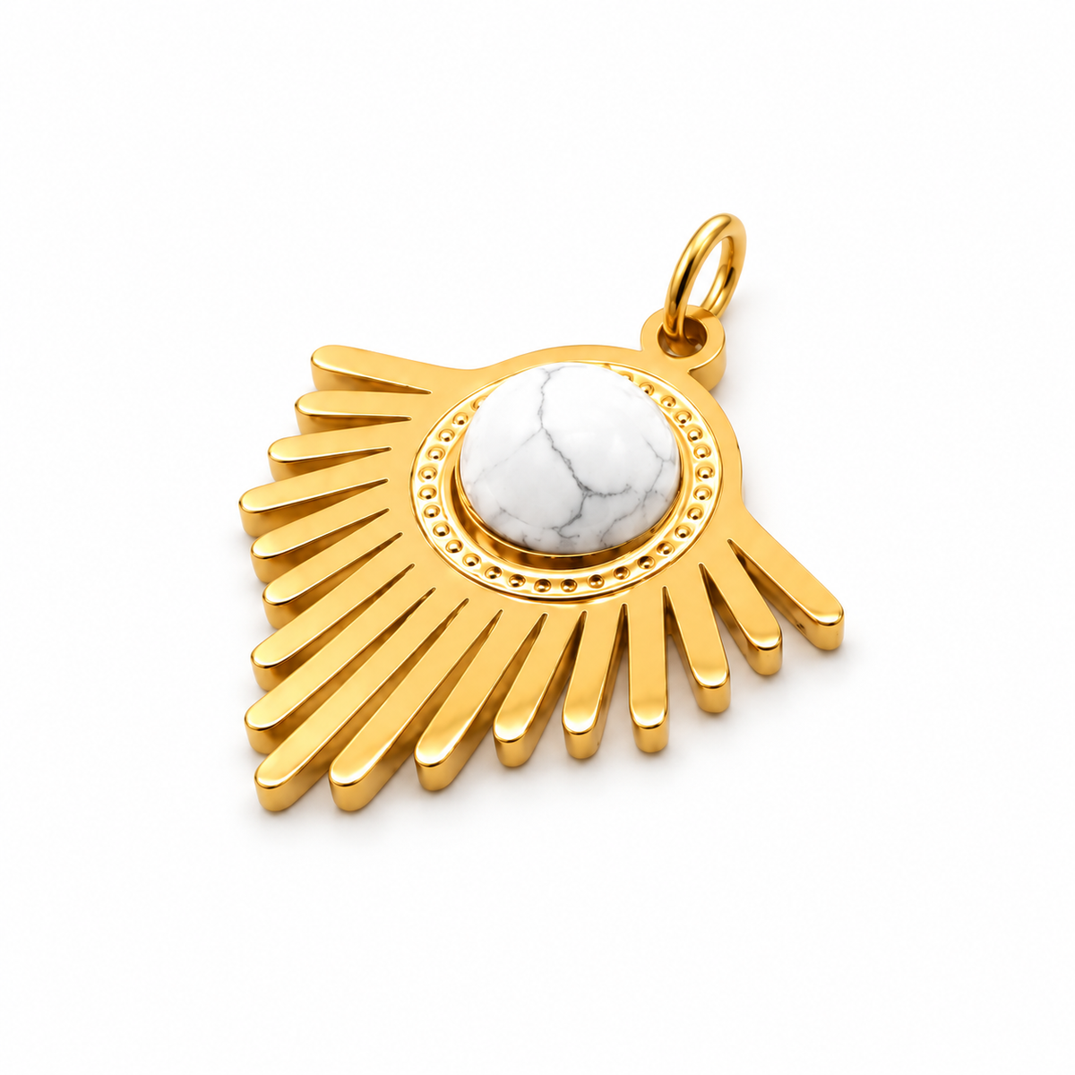 Collier doré en howlite blanche à pendentif rayonnant : rythme du métal et des pierres