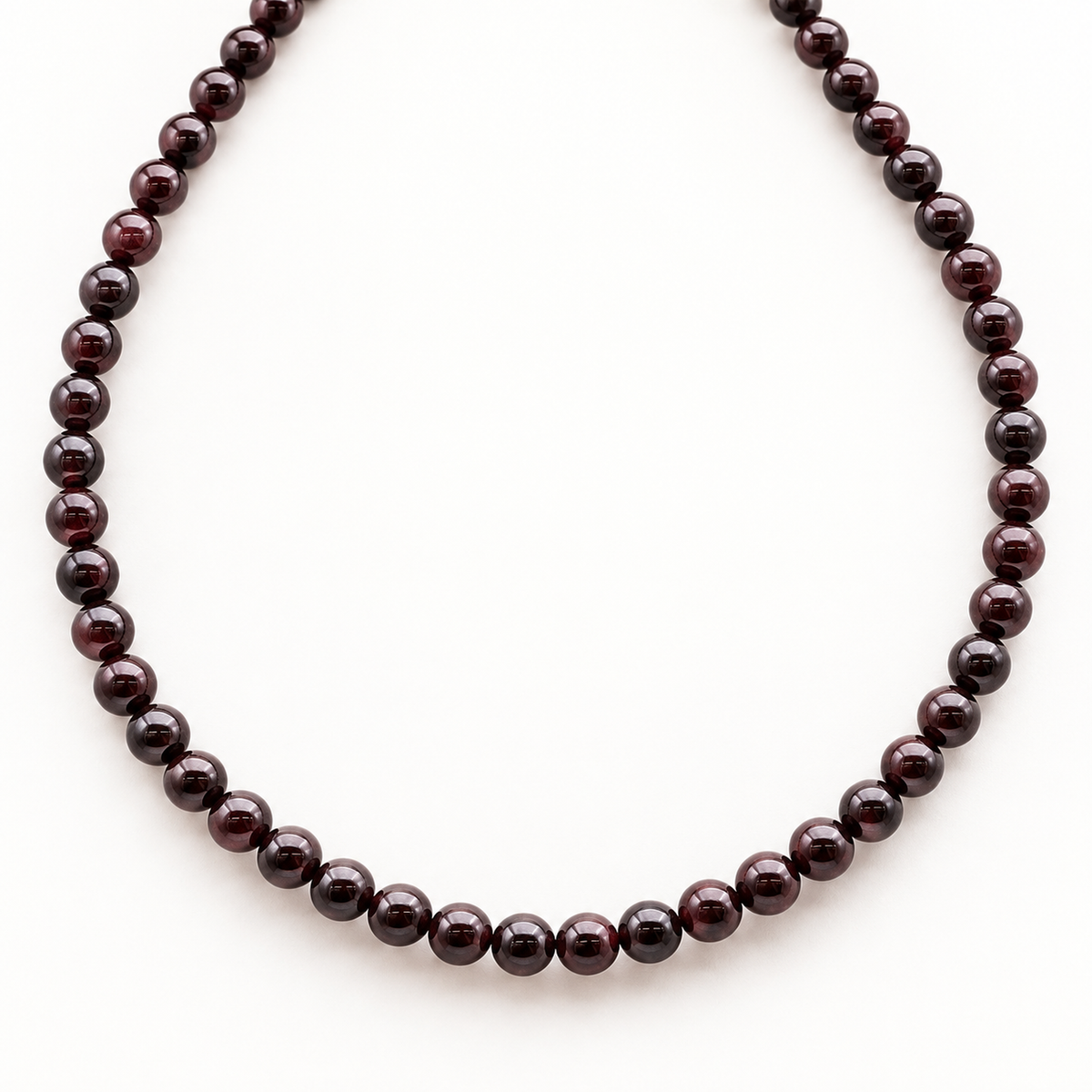 Vue technique de la continuité et du calibre des perles de Collier en grenat rouge 6 mm - 45 cm