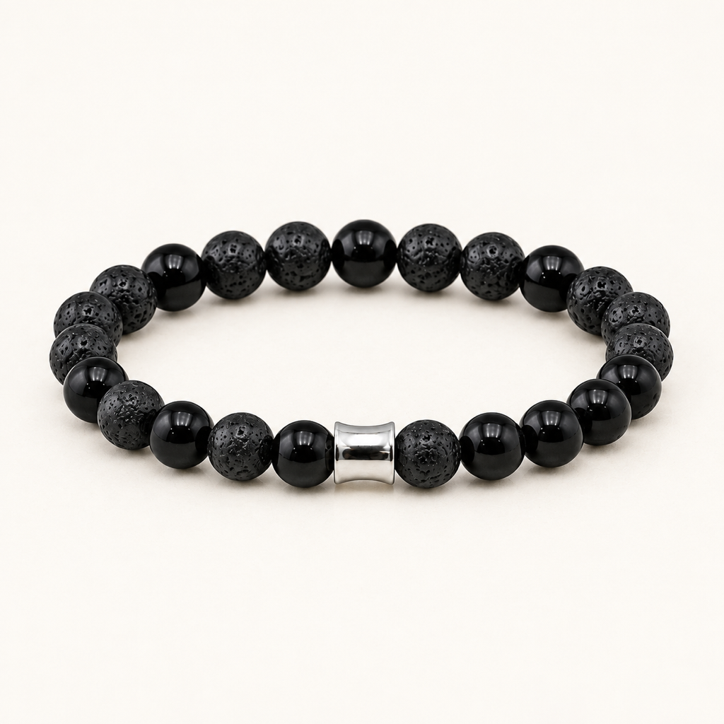 Bracelet Kahel argenté en onyx et pierre de lave 8 mm sur fond Nacre MilAura