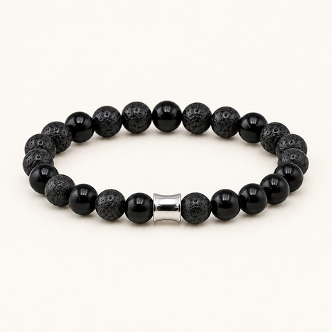 Bracelet Kahel argenté en onyx et pierre de lave 8 mm sur fond Nacre MilAura