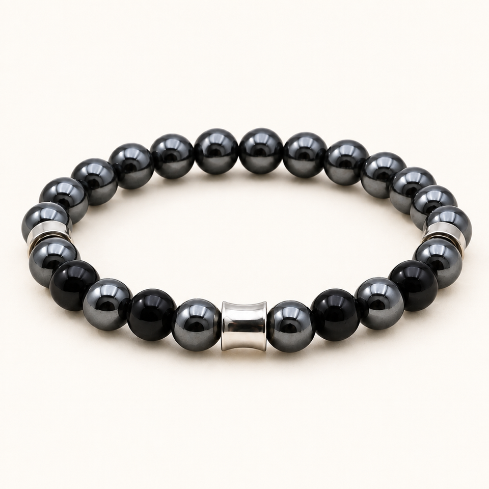 Bracelet Kahel en onyx et hématite sur fond Nacre MilAura