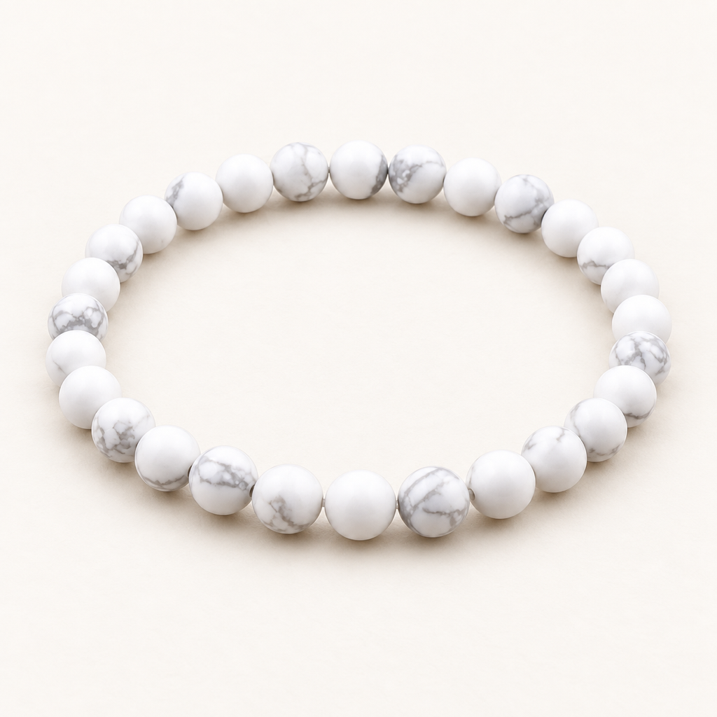 Bracelet en howlite blanche - Perles de 6 mm sur fond Nacre MilAura