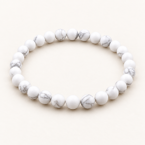 Bracelet en howlite blanche - Perles de 6 mm sur fond Nacre MilAura