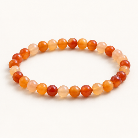Bracelet en cornaline 8 mm - 16 à 18 cm sur fond Nacre MilAura