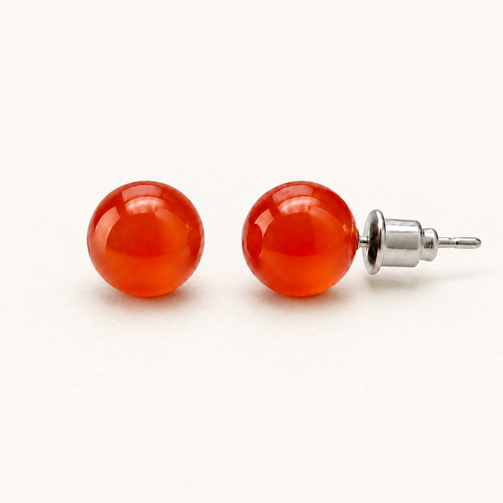 Boucles d'oreilles puces en cornaline 8 mm sur fond Nacre MilAura
