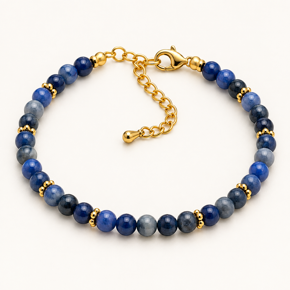 Bracelet Halo doré en sodalite 4 mm sur fond Nacre MilAura