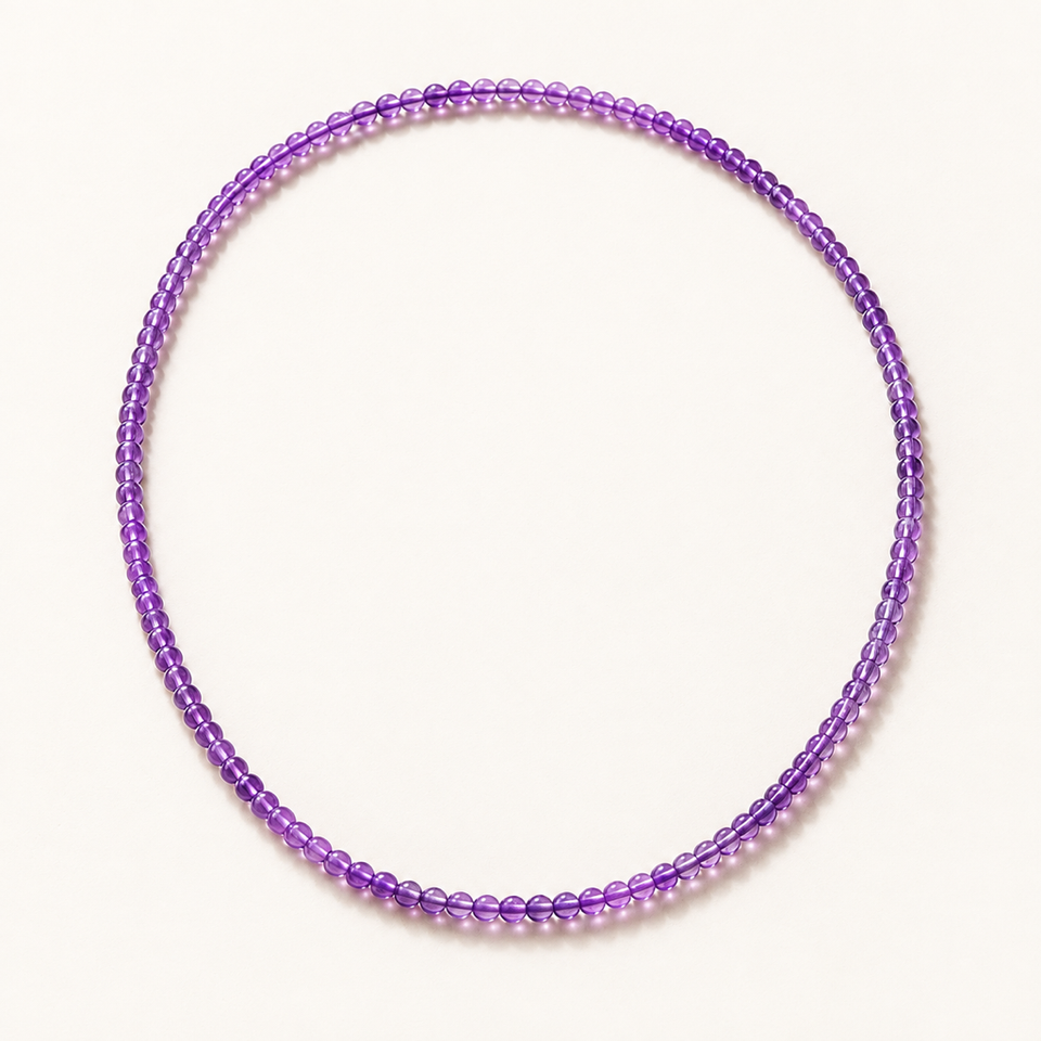 Collier en améthyste du Brésil 4 mm - 45 cm sur fond Nacre MilAura