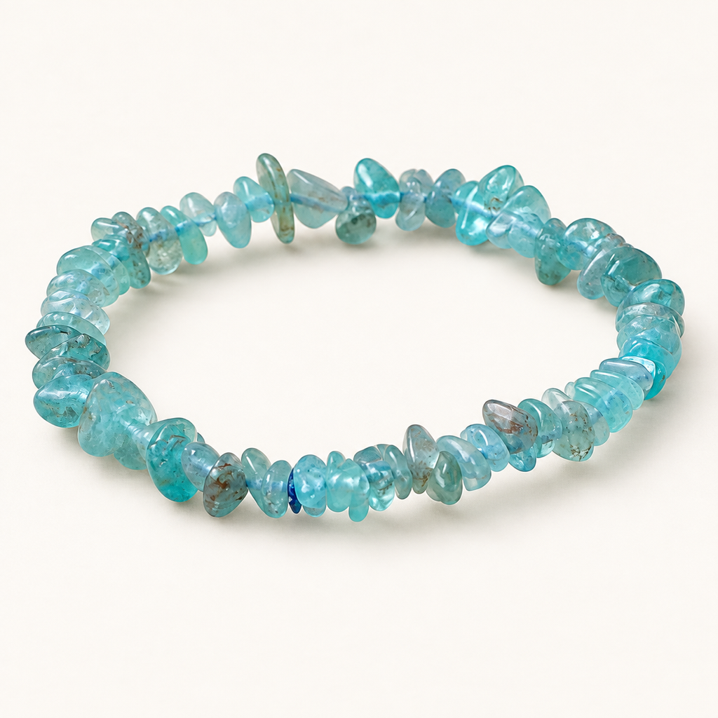 Bracelet baroque en apatite bleue - 16 à 18 cm sur fond Nacre MilAura