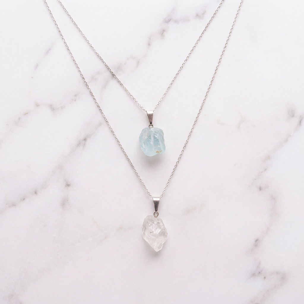 Pendentif Topaze Bleue — Photo produit sur marbre