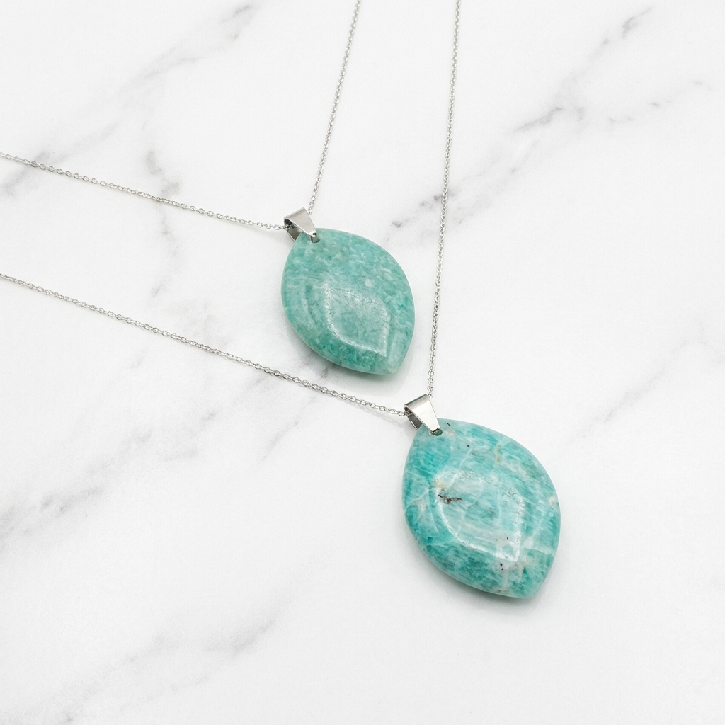 Pendentif Amazonite — Photo produit sur marbre