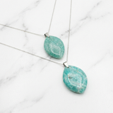 Pendentif Amazonite — Photo produit sur marbre