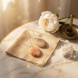 Pendentif Pierre de Lune — Photo lifestyle MilAura