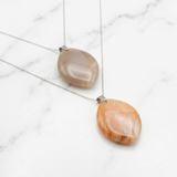 Pendentif Pierre de Lune — Photo produit sur marbre