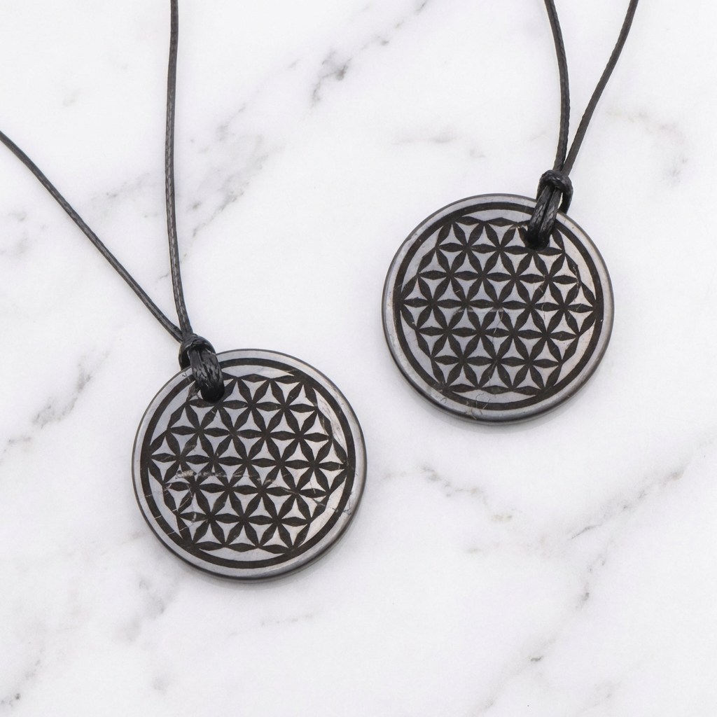 Pendentif Shungite — Photo produit sur marbre