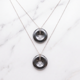 Pendentif Hématite — Photo produit sur marbre