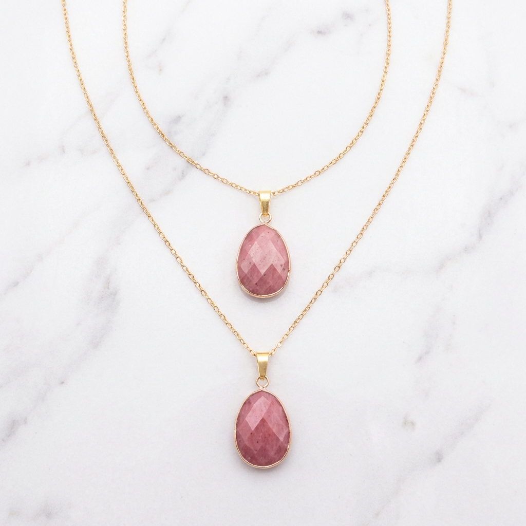 Pendentif Rhodonite — Photo produit sur marbre