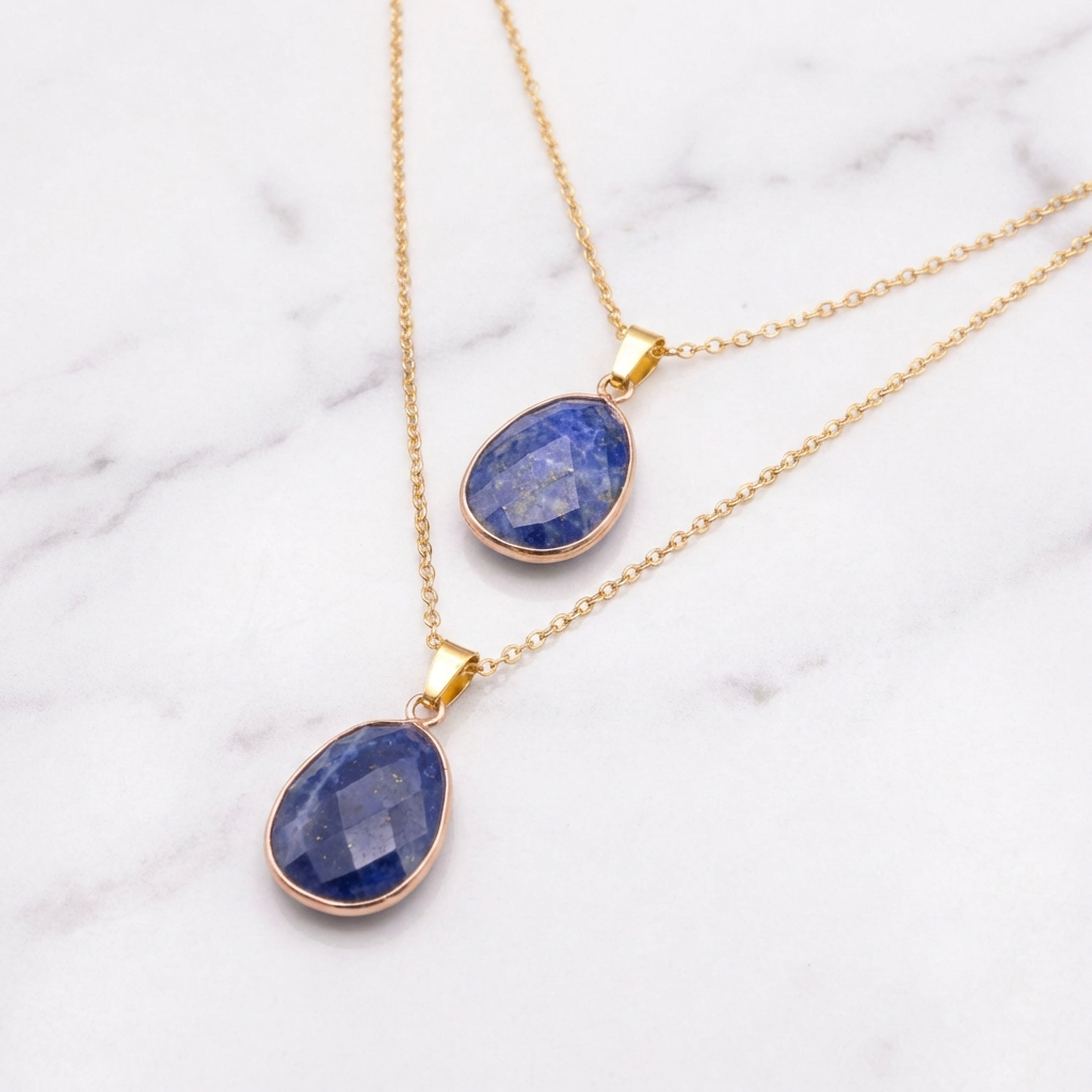 Pendentif Sodalite — Photo produit sur marbre